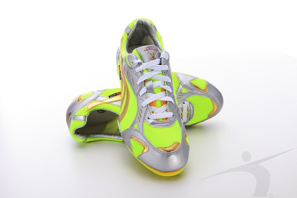 scarpe chiodate per salto in alto